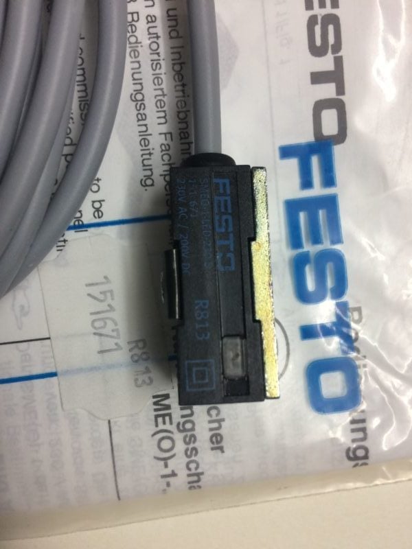 Wyłącznik Zbliżeniowy FESTO SMEO-1-LED-230B (Kontaktron 151 671)